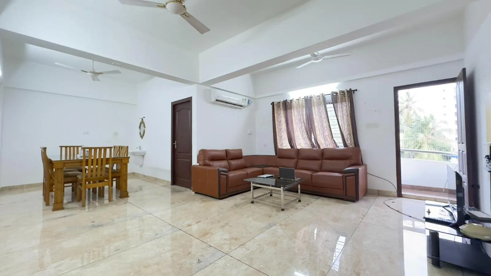 Downtown Manor-Panavila Thiruvananthapuram